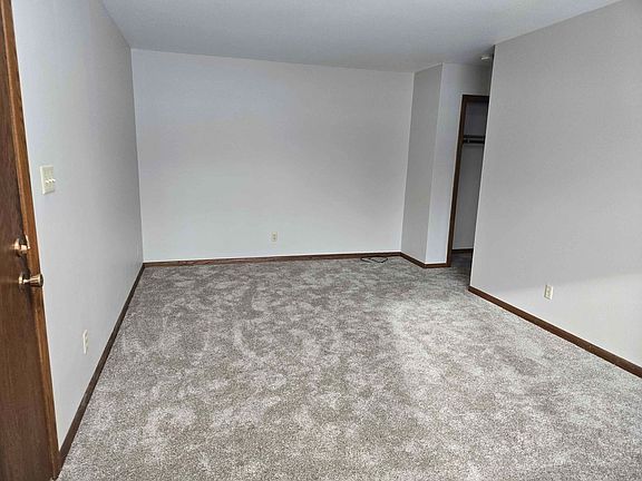 2nd image of 2536 Spooner Ave #101