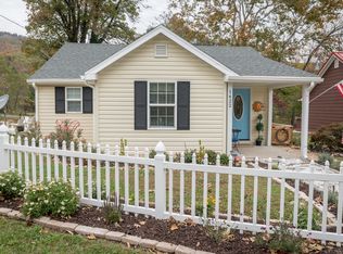 1422 Beech Grove Rd, Roseland, VA 22967