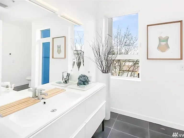 1826 E Yesler Way — Photo 3