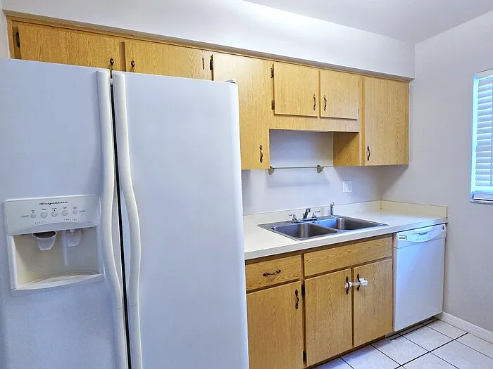 1423 Montana Ave — Photo 6