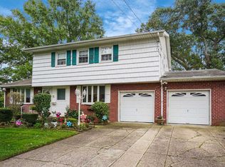 144 Wicks Rd, Commack, NY 11725