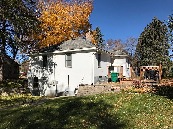 2nd image of 412 Oakwood Dr