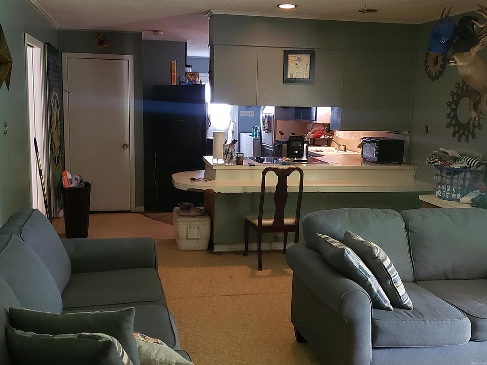 2nd image of 2302 Pine Hill Dr