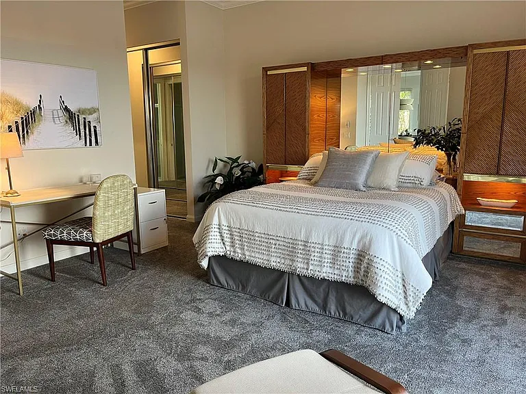 5477 Freeport Ln — Photo 13