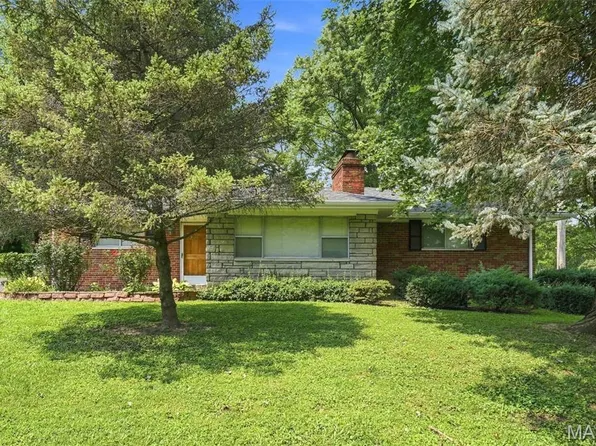 1329 Coburg Lands Dr, Saint Louis, MO 63137