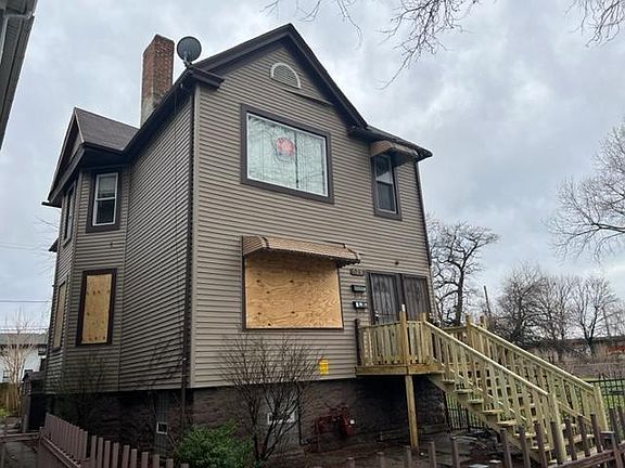 2nd image of 529 W Englewood Ave