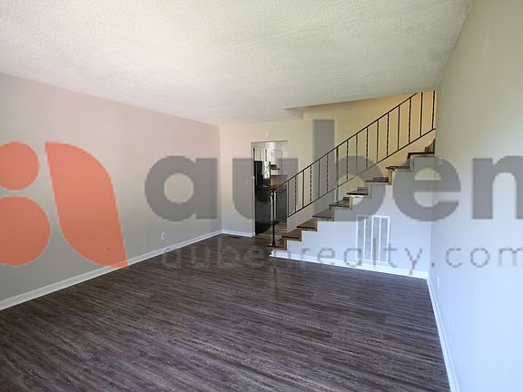 2nd image of 3602 Missionaire Ave