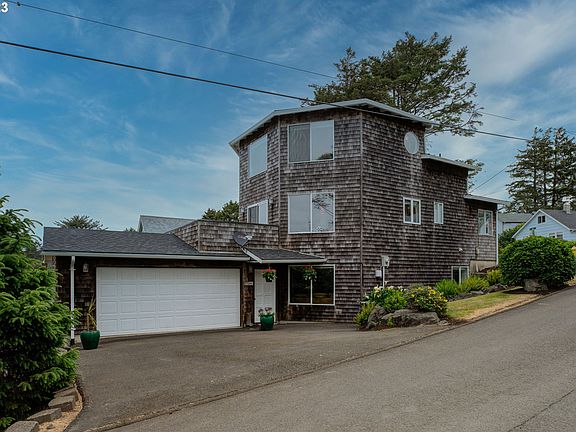 4th image of 3211 NW Neptune Ave