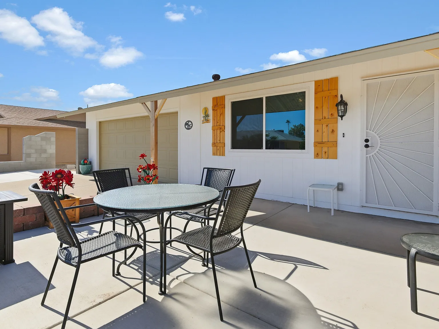 2 bed, 1250 sqft, $2,695 — Photo 3
