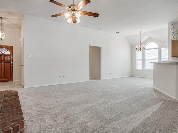 3rd image of 1726 Pecan View Dr