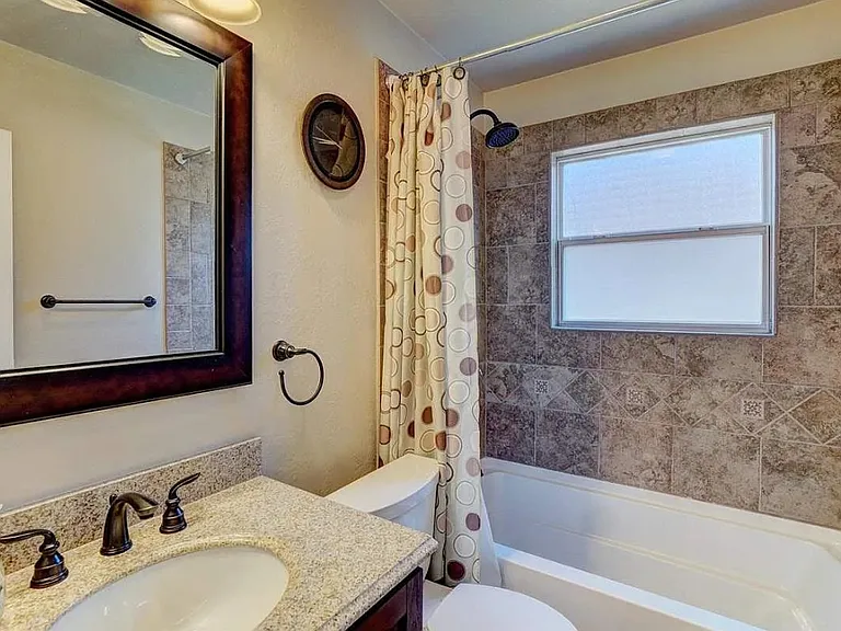 5716 NW Cedarwood Dr — Photo 17
