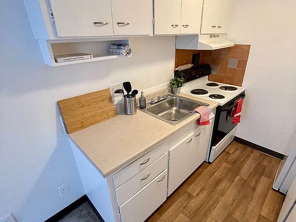 4th image of 5219 University Way NE #301