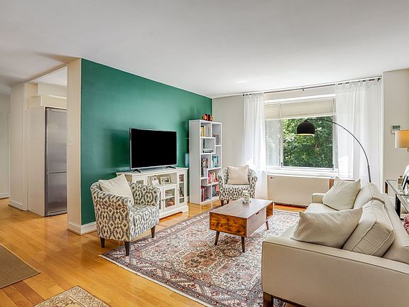 3rd image of 4100 W St NW #209