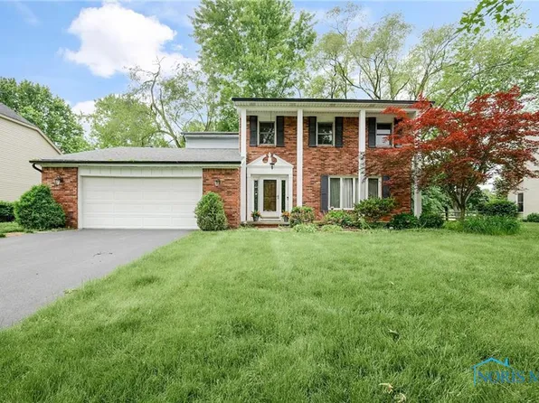 830 Ashbury Dr, Perrysburg, OH 43551