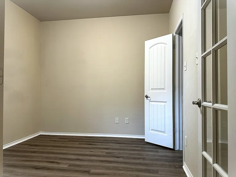 929 Hazels Way — Photo 9