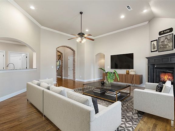 4th image of 6106 W Laurel Hill Ln
