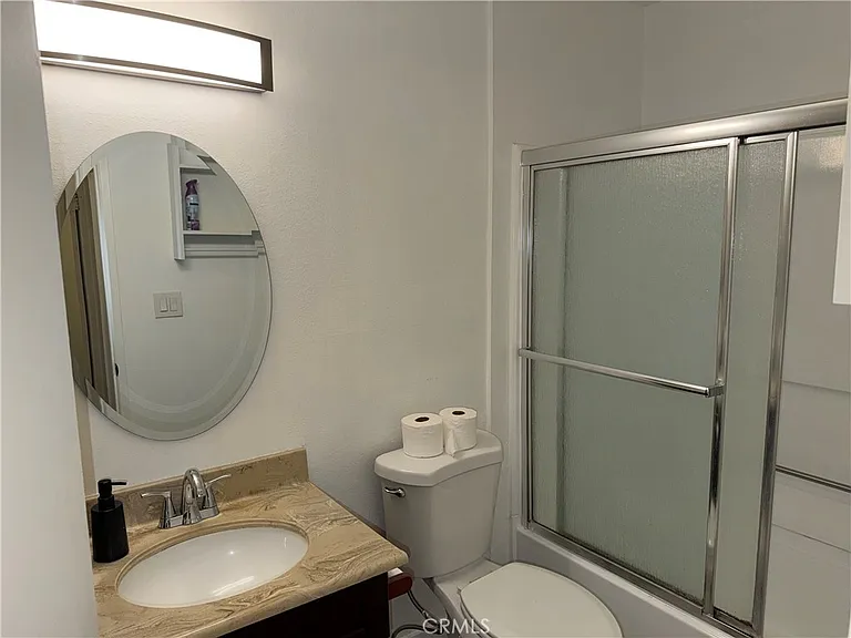 22330 Victory Blvd #803 — Photo 16