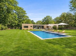 32 School St, East Hampton, NY 11937