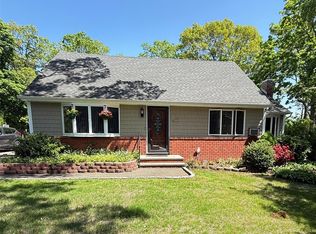 50 Shady Ln, Huntington, NY 11743
