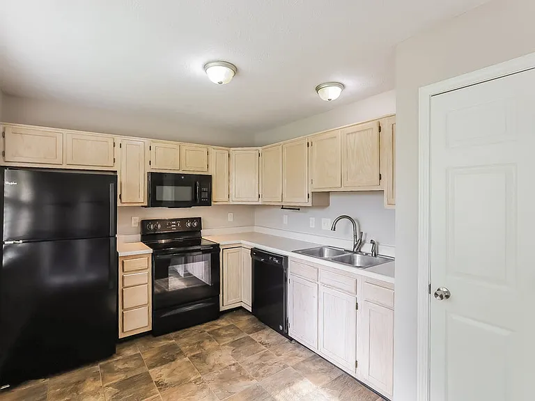 1852 Kayla Dr — Photo 7