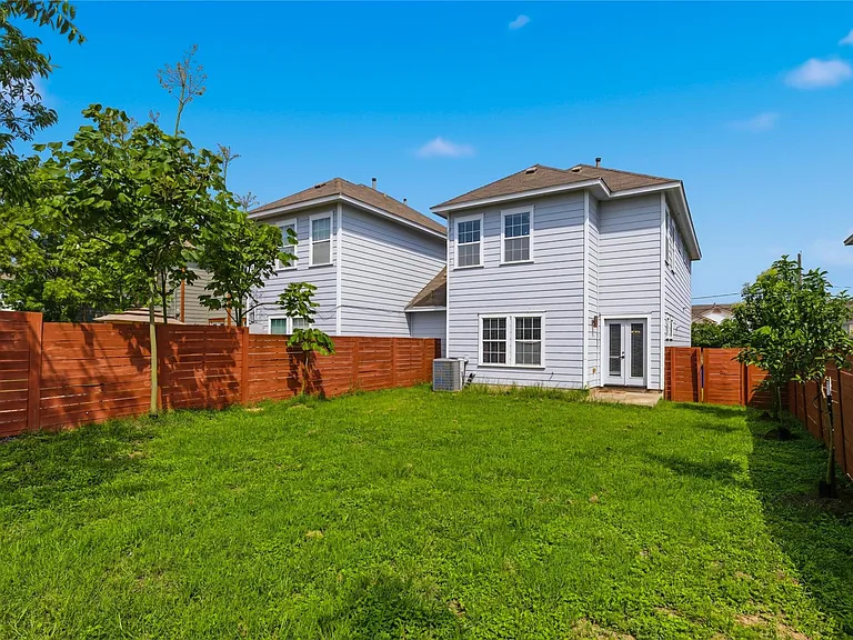 7510 Lazy Creek Dr #A — Photo 9