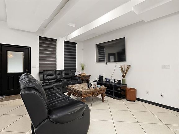 5th image of 2115 Roman St