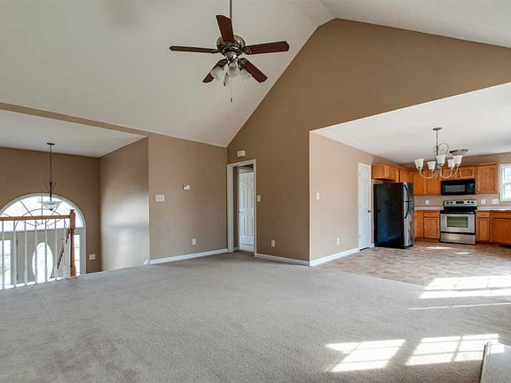 2nd image of 1176 Viewmont Dr