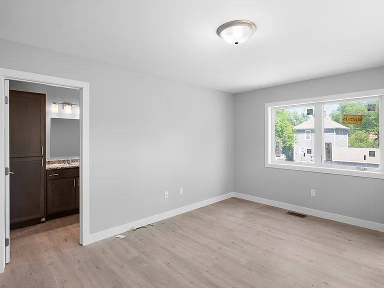 500 Cambridge St — Photo 24