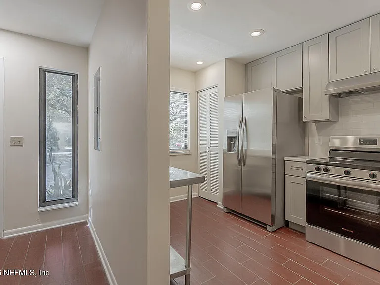 3216 Oak St #5 — Photo 3