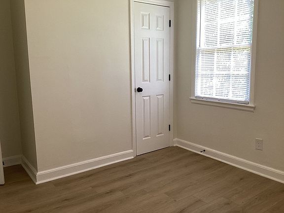 4th image of 332 Waterford Dr