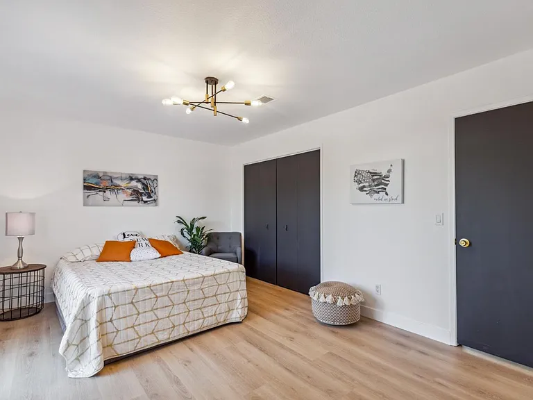 929 Moffat Dr — Photo 14