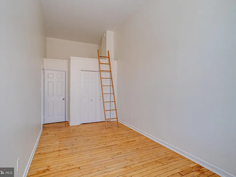 821 S Sharp St — Photo 16