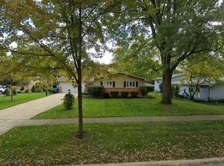 5617 Primrose Ave, Lisle, IL 60532