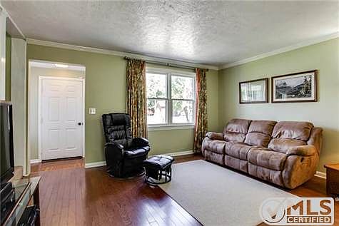 2nd image of 203 Tarrytown Dr