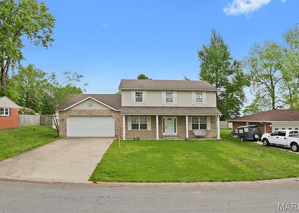 1st image of 415 Hillcrest Dr