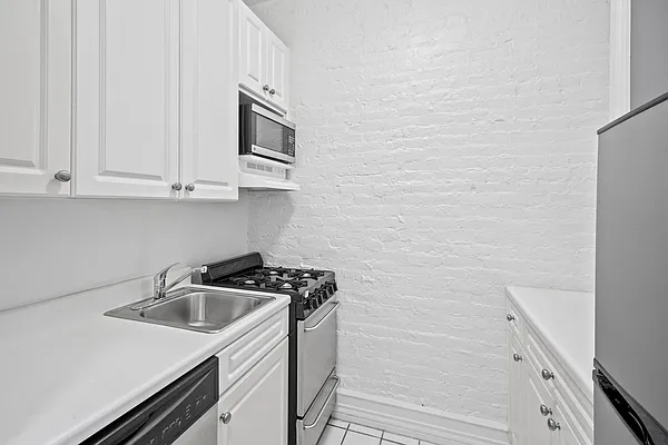 Rented by Anchor Associates | media 2