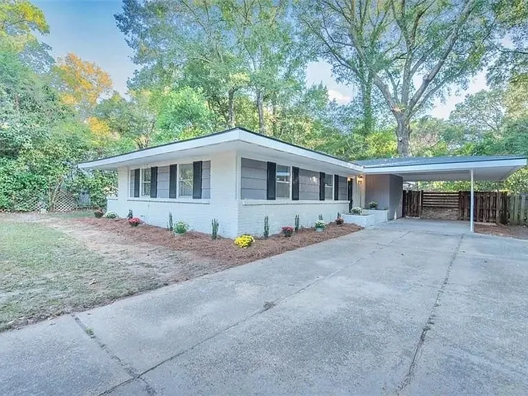 5425 Norden Dr S — Photo 1