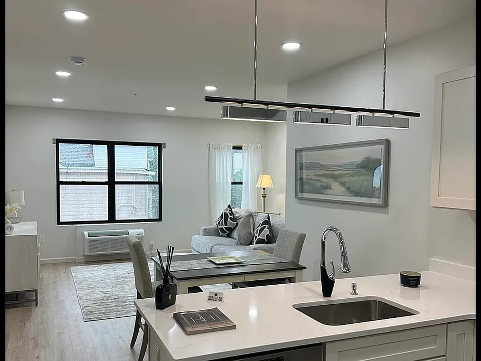 360 Van Houten St #305