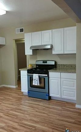 4th image of 660 Aurora Dr