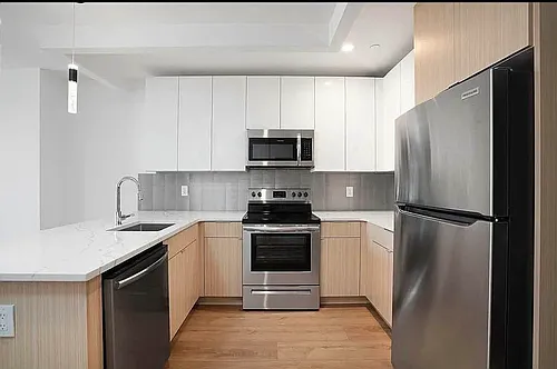 23-33 Astoria Blvd Photo 1