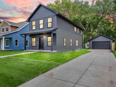 517 10th Ave, Coralville, IA, 52241