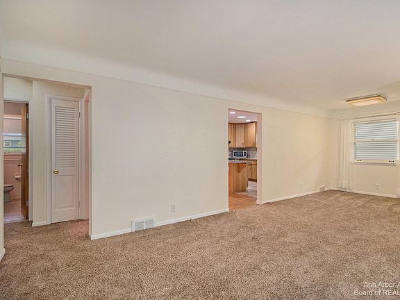 5th image of 1604 Argyle Cres