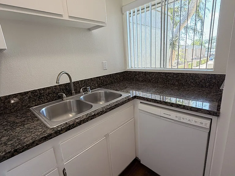 Concord Square Apartments — Photo 61