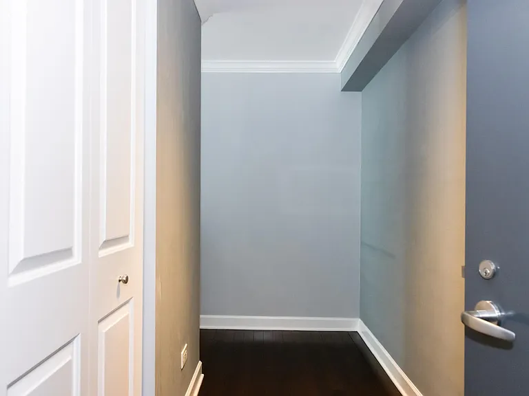 2 E Erie St #2014 — Photo 9