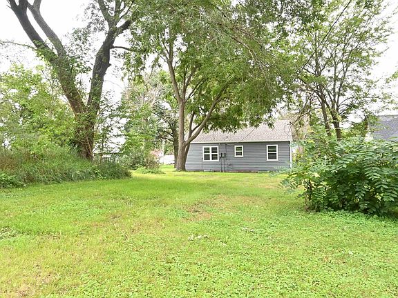 3rd image of 308 Maple St