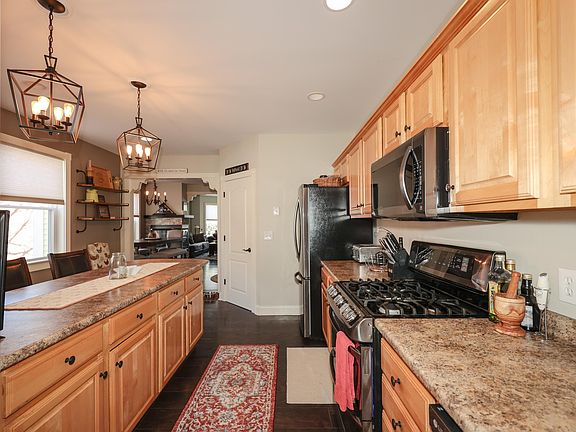 3rd image of 6 Chandler Street Unit B