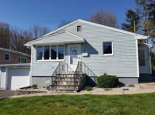 28 Lund Ave, Waterbury, CT 06705