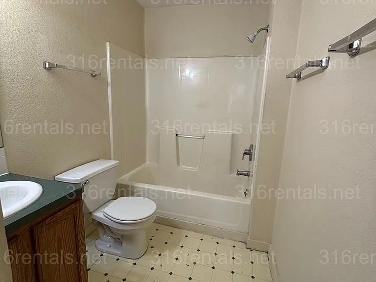 South Main Suites — Photo 4