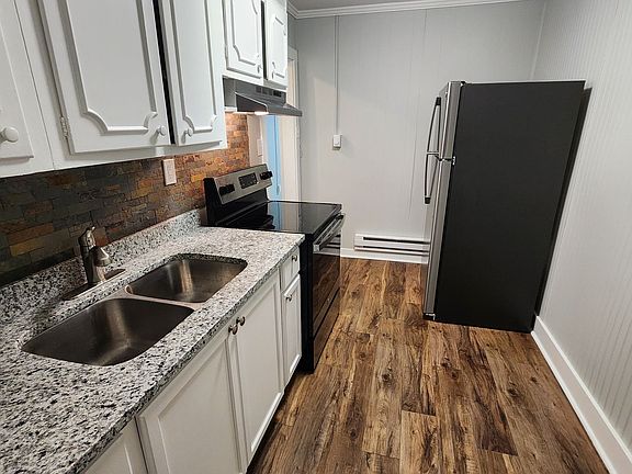 4th image of 3310 Wildwood Dr SE Unit B