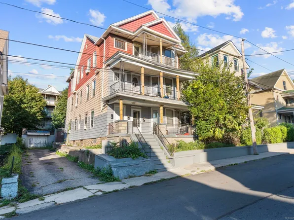 31 Eastwood Avenue, Waterbury, CT 06705